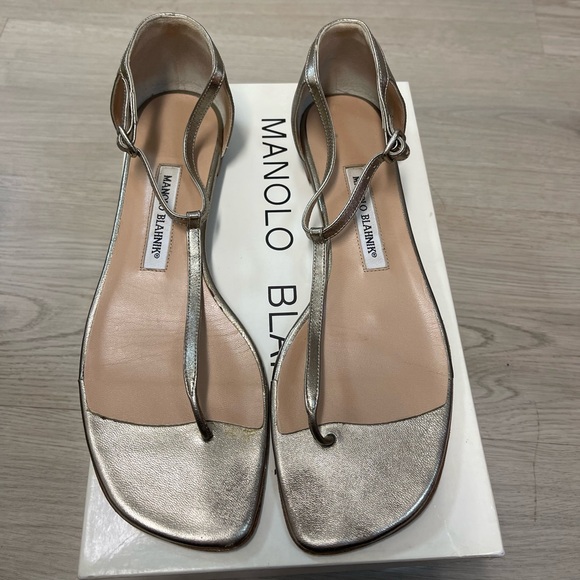 Manolo Blahnik Flat Thong Sandals with Buckle Closure in Bronze Gold color - Picture 2 of 10